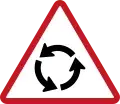 Roundabout sa unahan (rotunda)